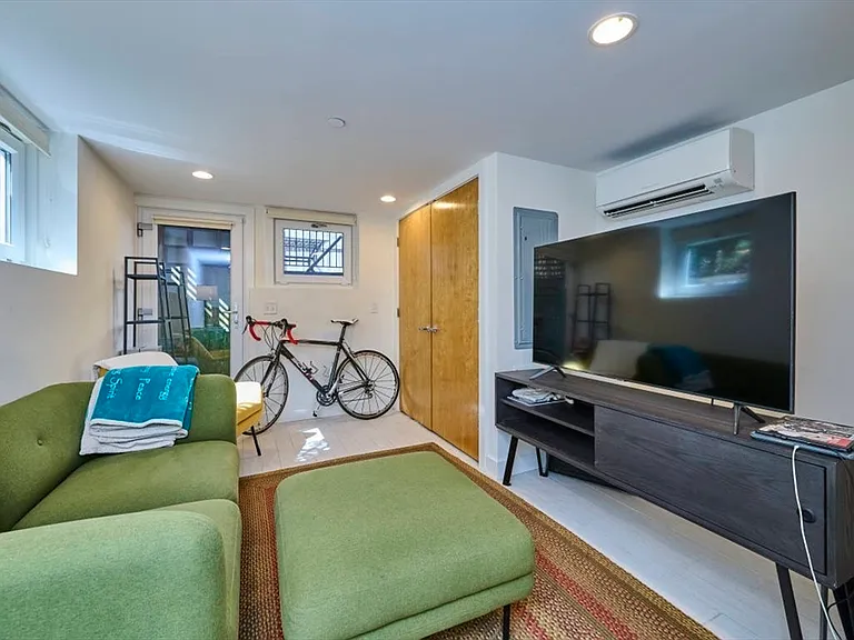 17 Clary St #1 — Photo 19