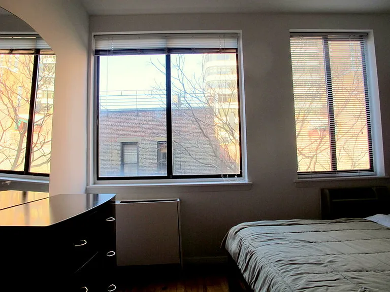 165 E 89th St #3F — Photo 11