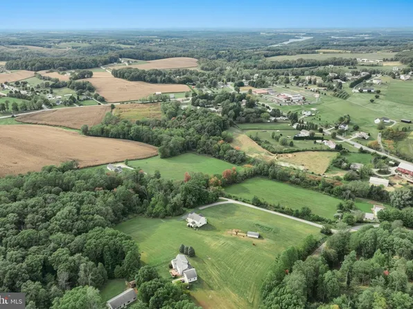 Arnold Rd, Glenville, PA 17329