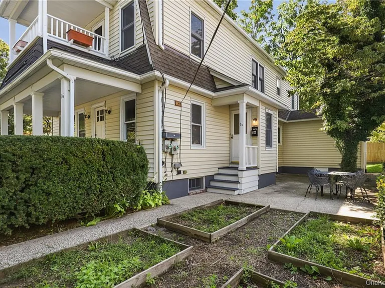 16 Terrace Pl — Photo 1