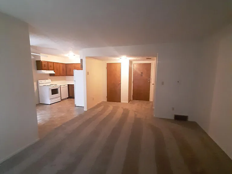 1000 Hespe Dr #11 — Photo 4