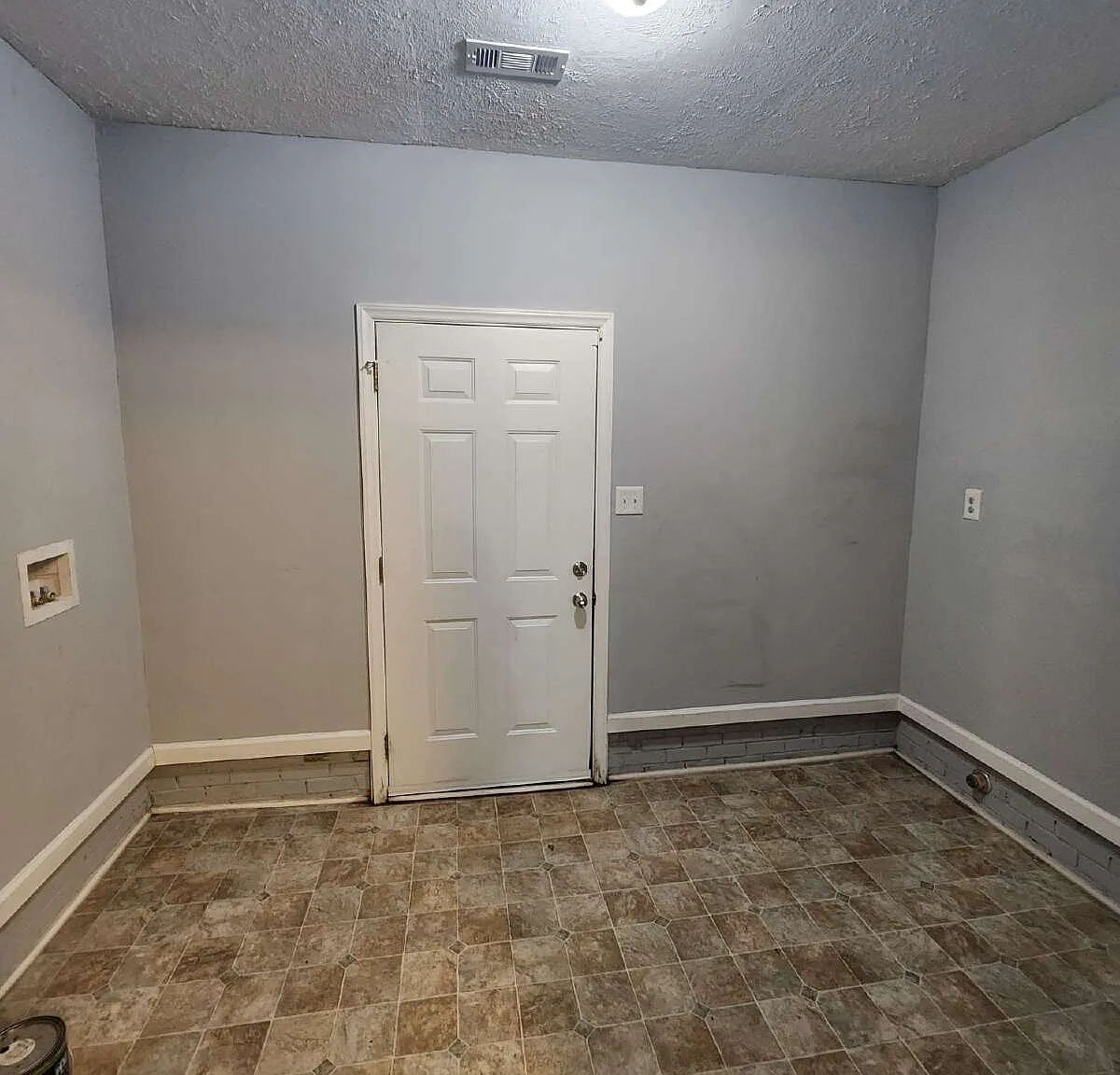 3 bed, 2.0 bath, $1,495 — Photo 2