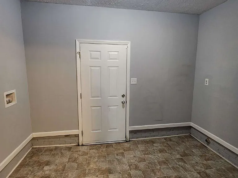 2296 Ridge Manor Dr — Photo 2