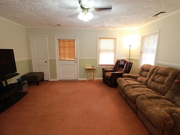 3rd image of 1209 N Kuney St