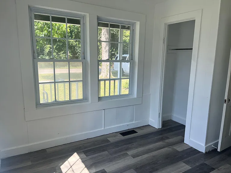 822 Bay St — Photo 3
