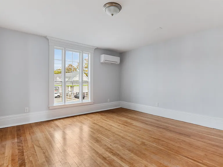 109 Pleasant St #203 — Photo 7