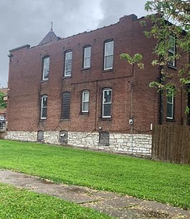 4th image of 2652 Osage St