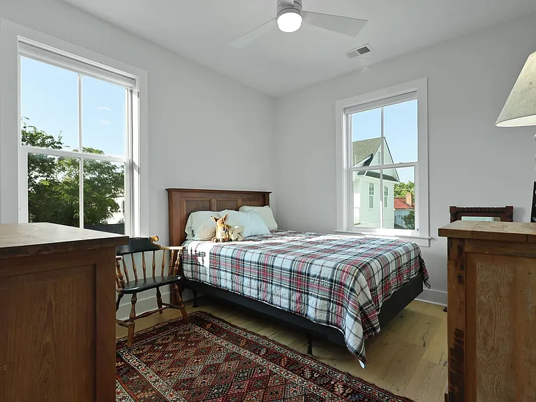 48 Aiken St — Photo 32