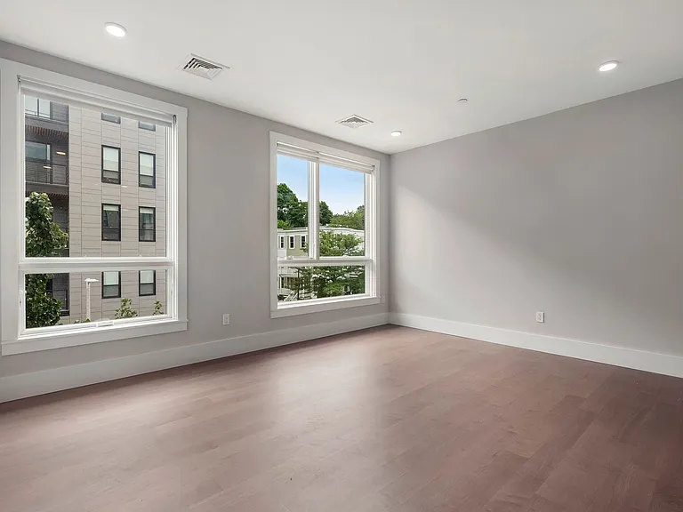 3193 Washington Street — Photo 15