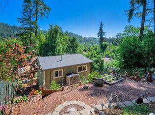 10177 Field Ln, Forestville, CA 95436