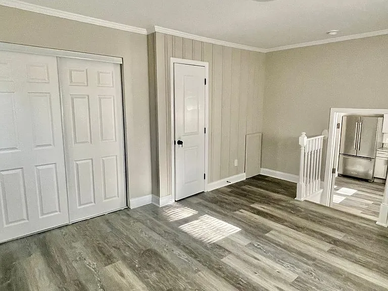 115 S Oak St — Photo 15