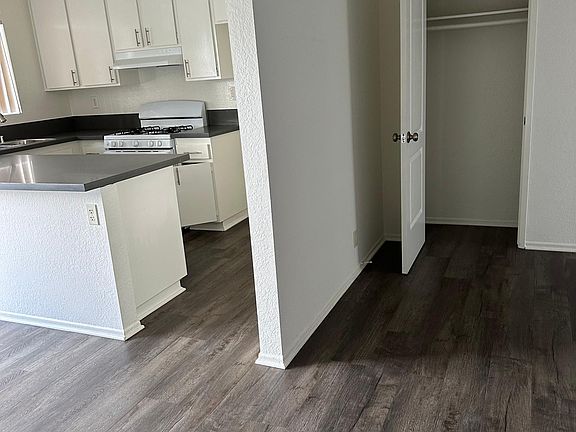 5th image of 332 Victoria St #B201