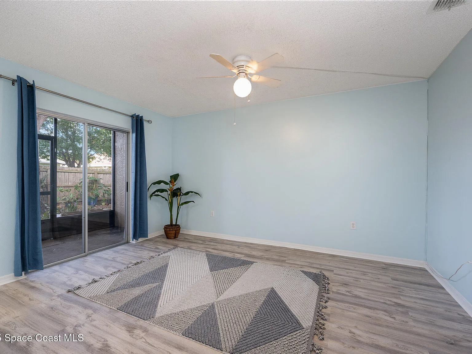 2 bed, 2.0 bath, 1037 sqft, $1,575 — Photo 4