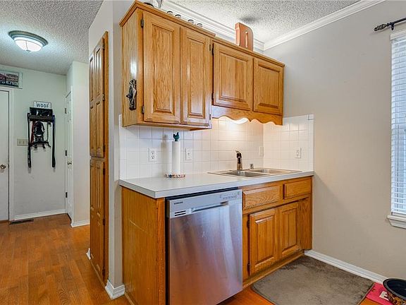 5th image of 2 Lerwick Ln
