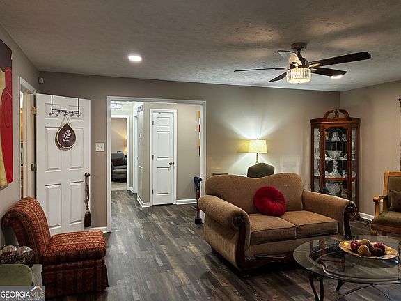 4th image of 651 Beulah Ln