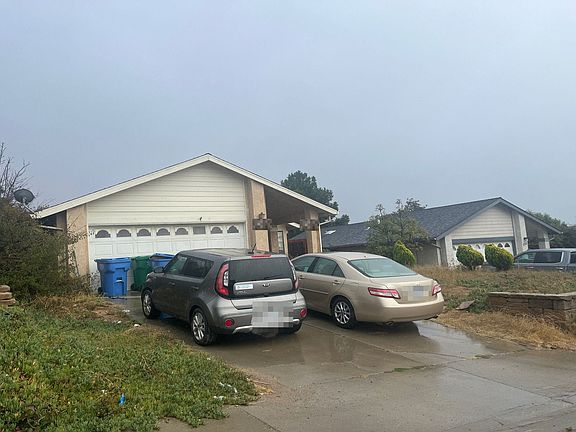 3rd image of 238 E Bennett St