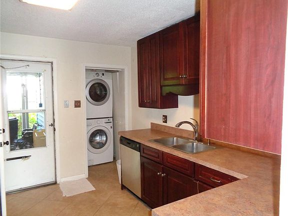 3rd image of 230 Terry Pkwy APT F
