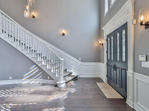 4th image of 5457 Villawood Cir
