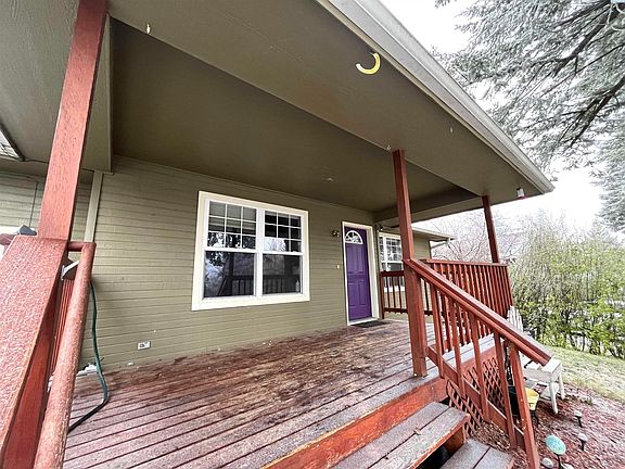 3rd image of 304 E Schwenne St
