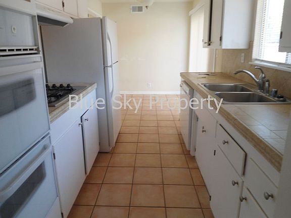 5th image of 3375 Tivola St