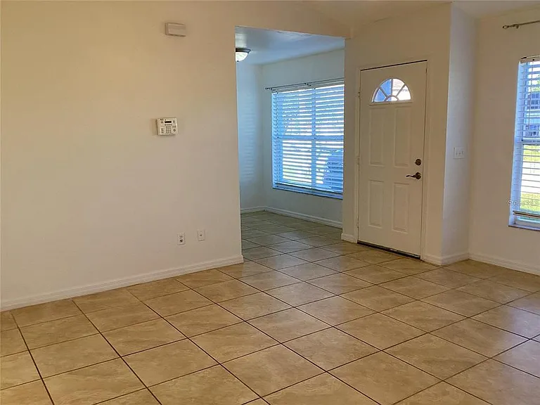 543 Cardinal Dr — Photo 16