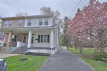 2nd image of 121 Berks St