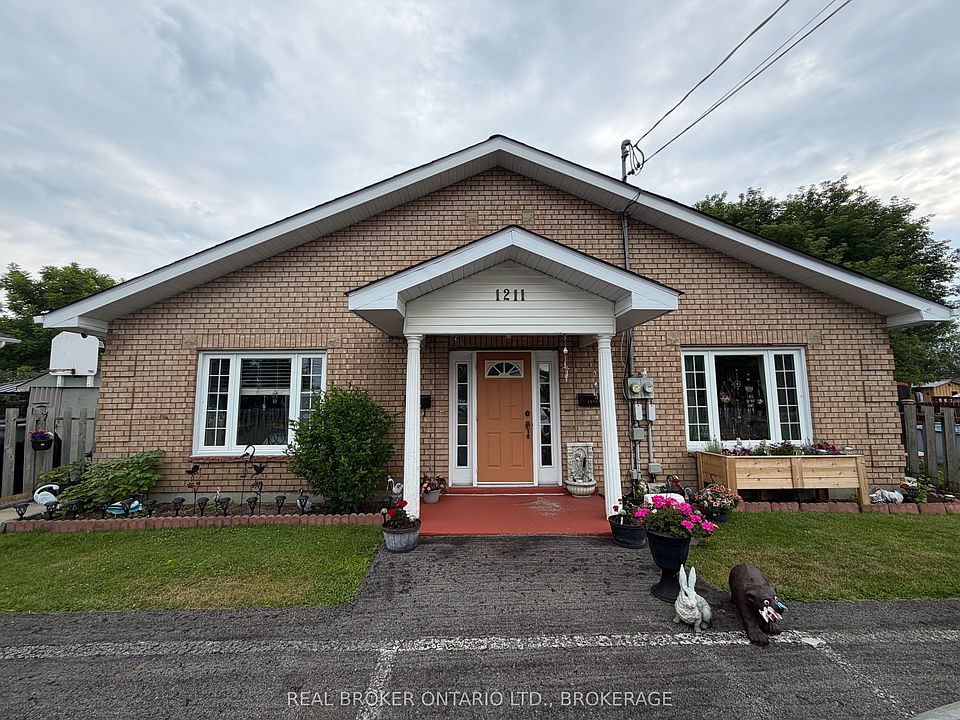 1st image of 1211A Notre Dame St #1211B