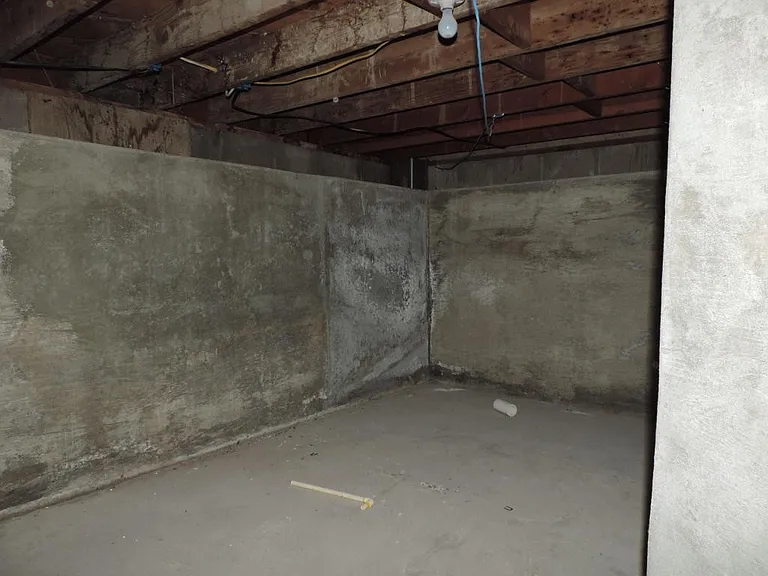 181 E 700 S — Photo 27