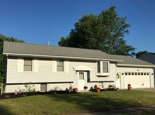 56 Azalea Dr, West Seneca, NY 14224