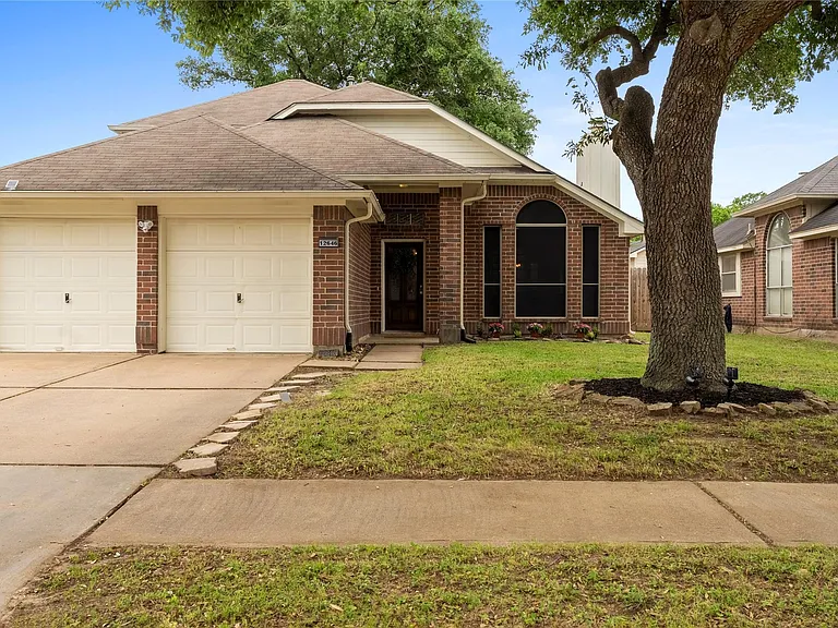 12646 Duchess Ln — Photo 1
