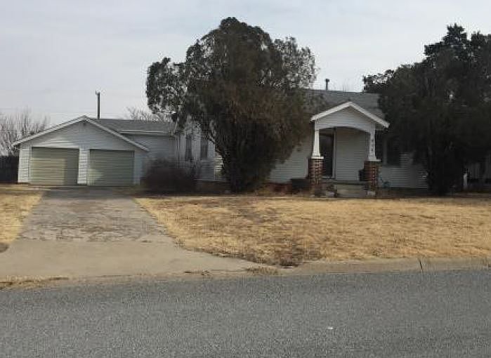 1st image of 402 S Young St