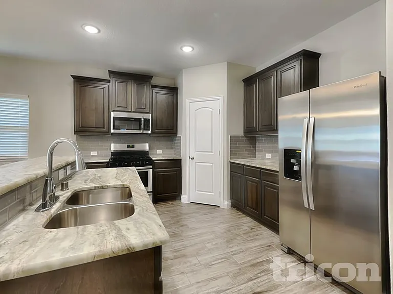 7712 Cottonwood Dr — Photo 5