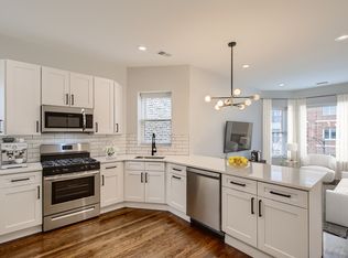 1452 W Irving Park Rd #3, Chicago, IL 60613