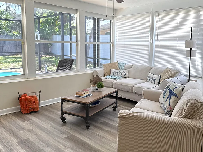 205 Driftwood Dr W — Photo 12