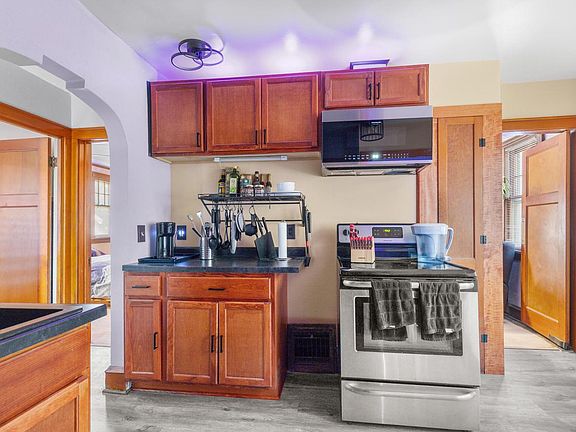 3rd image of 2827 N 51st STREET