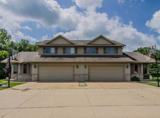 590 Blue Heron Dr, Pulaski, WI 54162