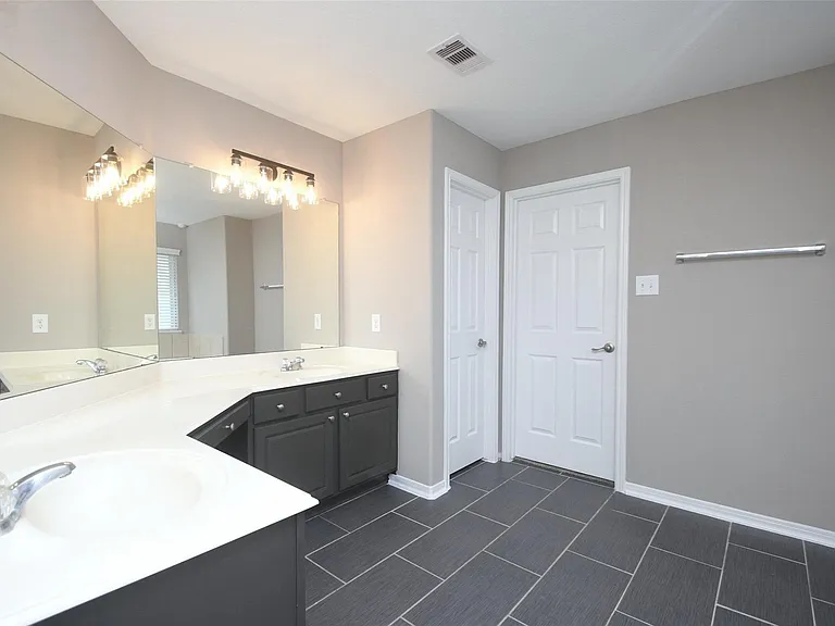 4915 Ibis Lake Ct — Photo 36