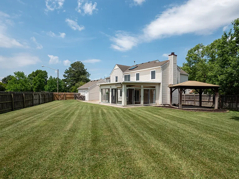 4501 Van Dyck Dr — Photo 15