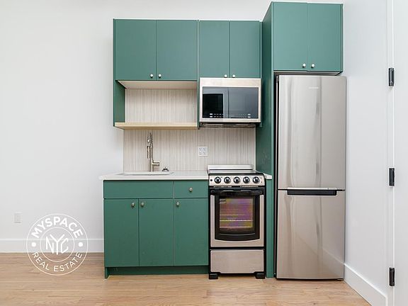 2nd image of 1027 Putnam Ave #4A