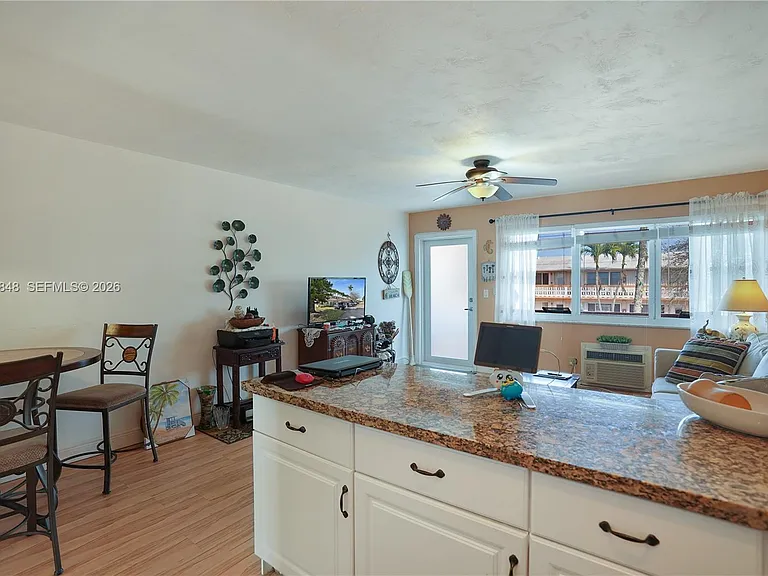 1000 SW 11th Ave #17E — Photo 8