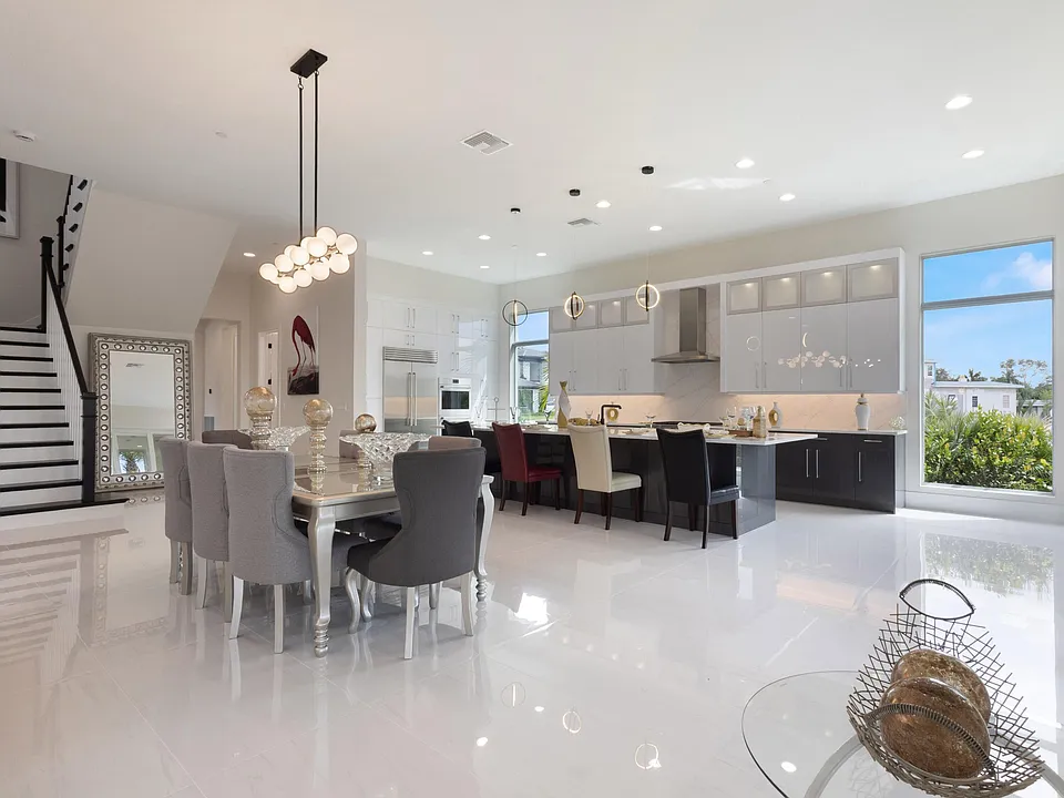 9124 Coral Isles Cir