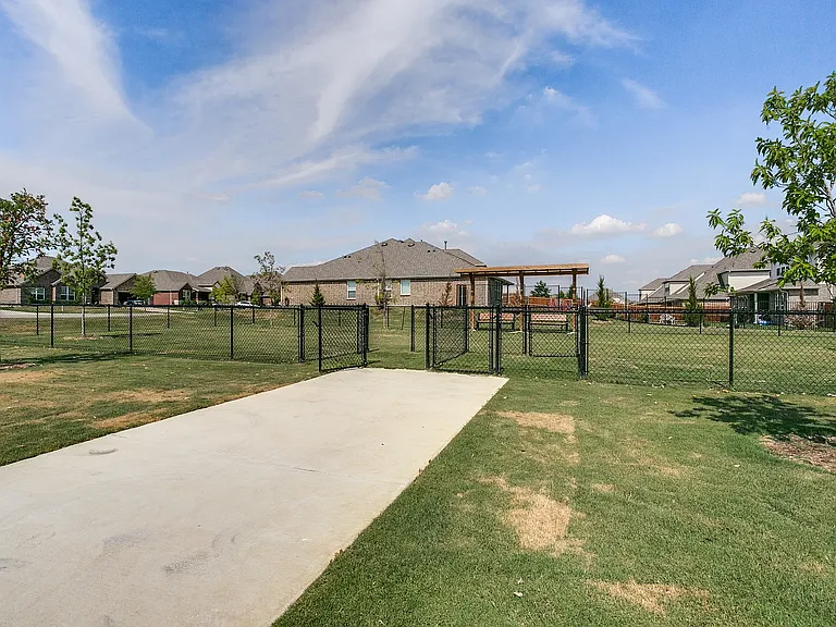 7757 Berrenda Dr — Photo 11
