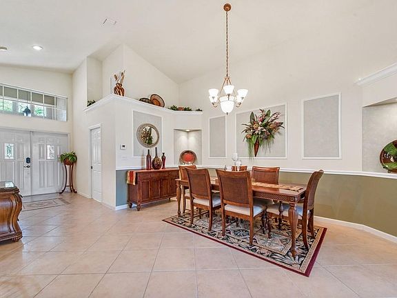 3rd image of 4869 Tropical Garden Dr