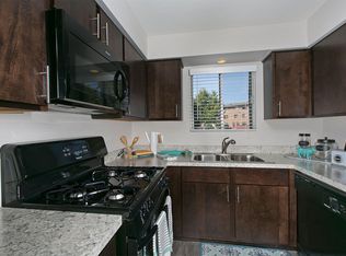 6706 Park Ln APT 1, Westmont, IL 60559
