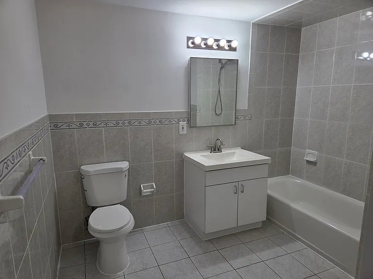 2401 Berg Ave #3H — Photo 8