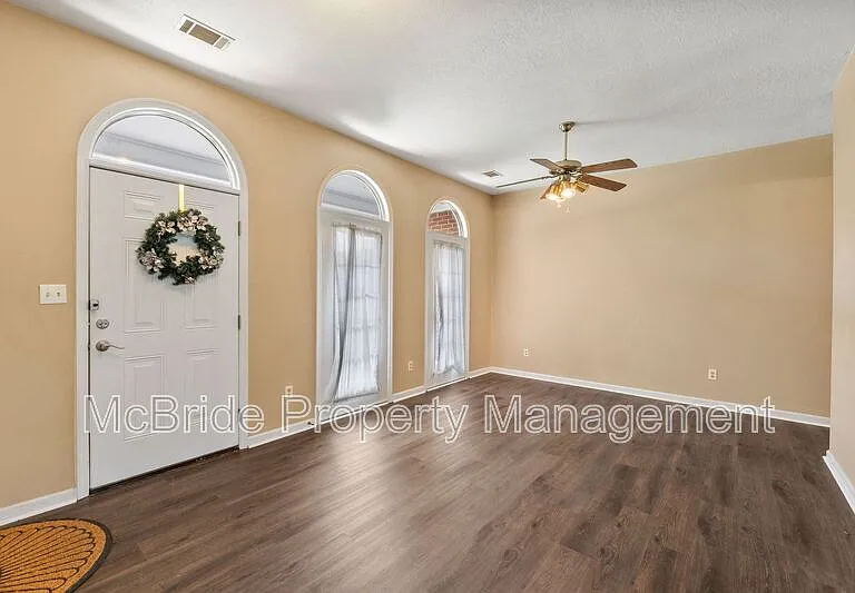 928 Hunting Horn Way W — Photo 3