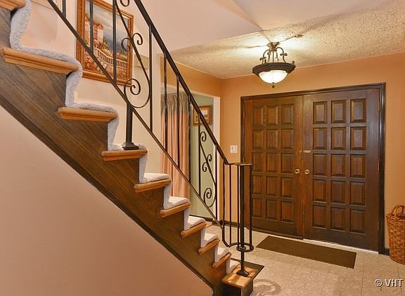 2nd image of 1214 Heather Hill Cres