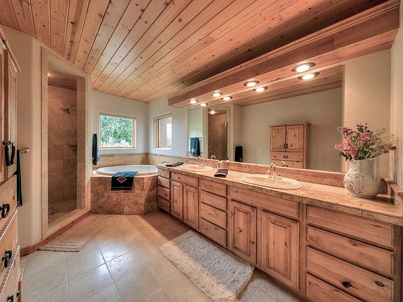 4th image of 3885 S Maynard Ln #1