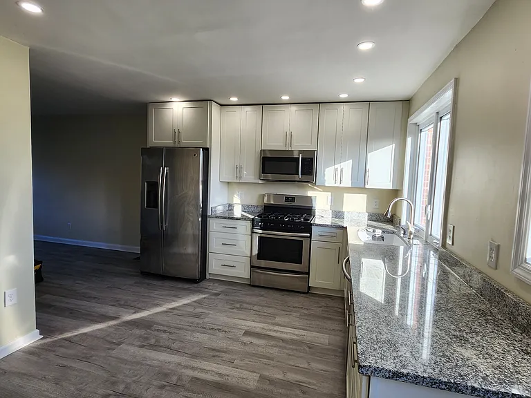 3534 Cresson St — Photo 6