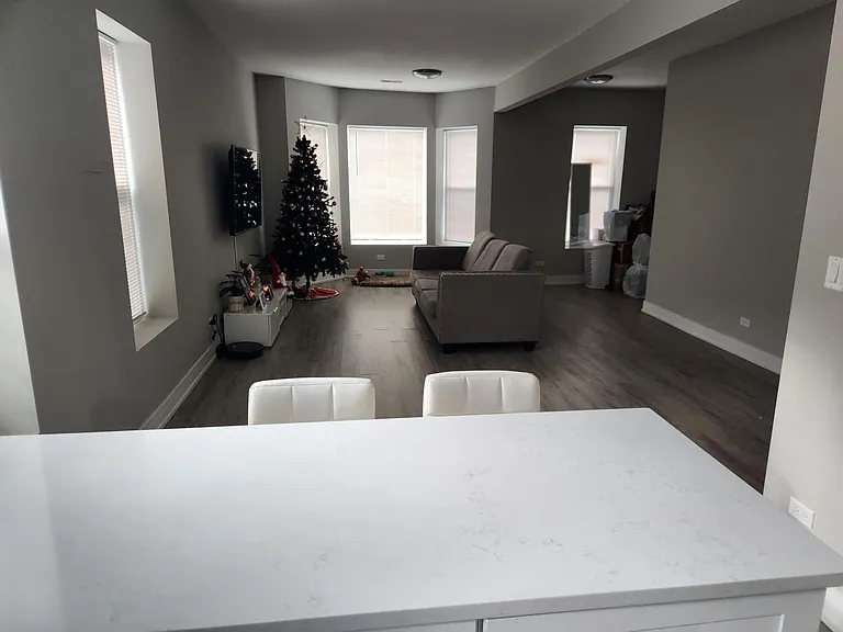 3411 N Troy St #2 — Photo 4